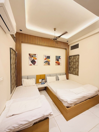 Imagen de la habitación del Hotel Atishay, Ujjain. Foto 6