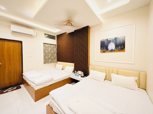 Imagen de la habitación del Hotel Atishay, Ujjain. Foto 11