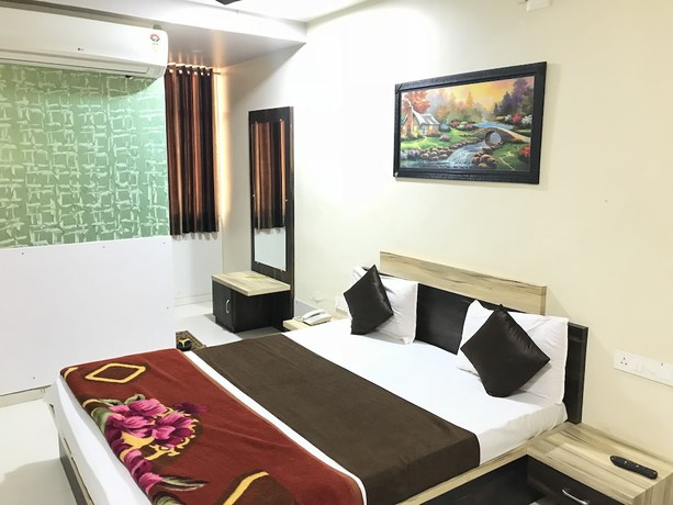 Imagen de la habitación del Hotel Atithi, Mahesana. Foto 4