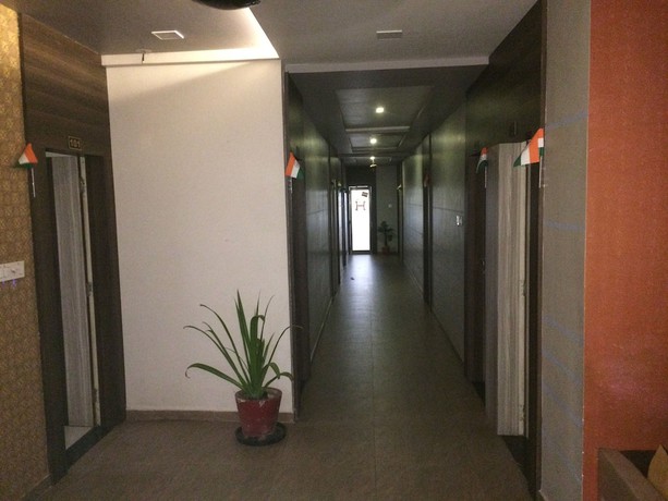 Imagen de los interiores del Hotel Atithi, Mahesana. Foto 14