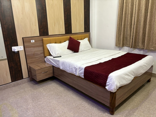 Imagen de la habitación del Hotel Atithi Palace Luxury Guest House. Foto 6