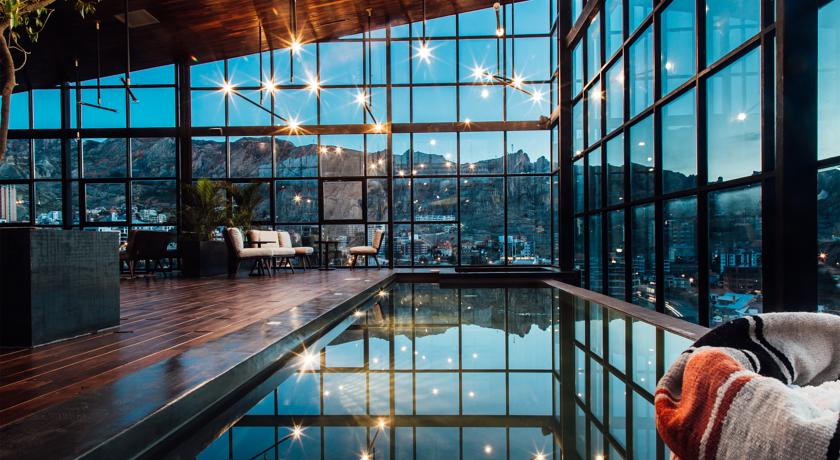 Imagen de la piscina del Hotel Atix Hotel, a Member of Design Hotels. Foto 8