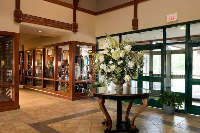 Imagen de los interiores del Hotel Atkinson Resort and Country Club. Foto 20