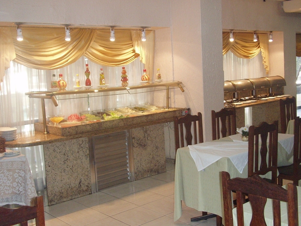 Imagen del bar/restaurante del Hotel Atlântico Avenida. Foto 2