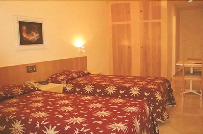 Imagen de la habitación del Hotel Atlântico Lapa. Foto 11