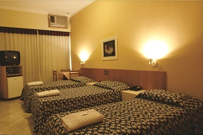 Imagen de la habitación del Hotel Atlântico Lapa. Foto 12