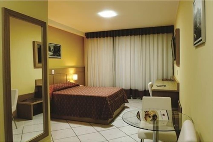 Imagen de la habitación del Hotel Atlântico Lapa. Foto 16