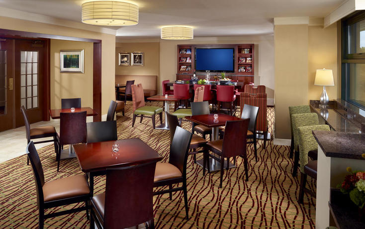 Imagen del bar/restaurante del Hotel Atlanta Marriott Alpharetta. Foto 2
