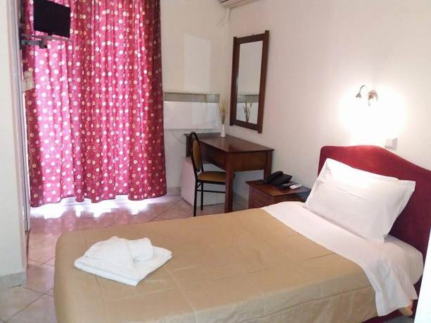 Imagen de la habitación del Hotel Atlanta, Patras. Foto 4