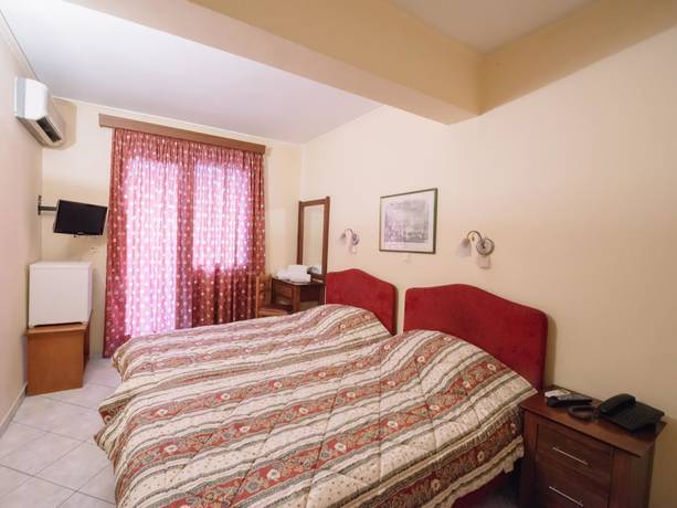 Imagen de la habitación del Hotel Atlanta, Patras. Foto 7