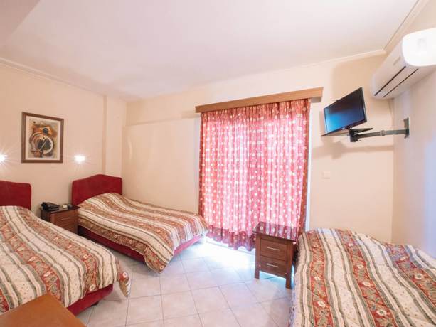 Imagen de la habitación del Hotel Atlanta, Patras. Foto 8