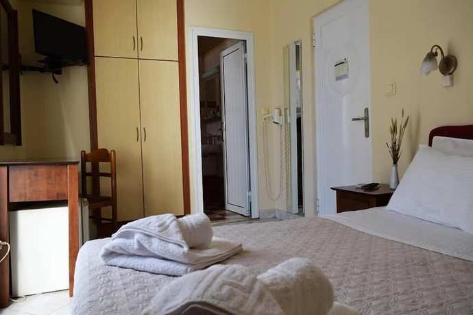 Imagen de la habitación del Hotel Atlanta, Patras. Foto 9