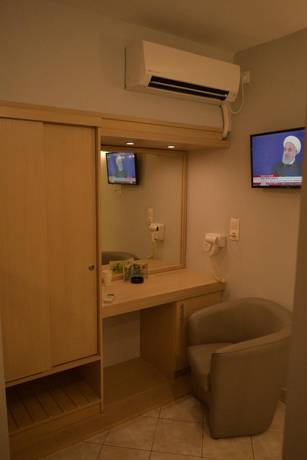Imagen de la habitación del Hotel Atlanta, Patras. Foto 16