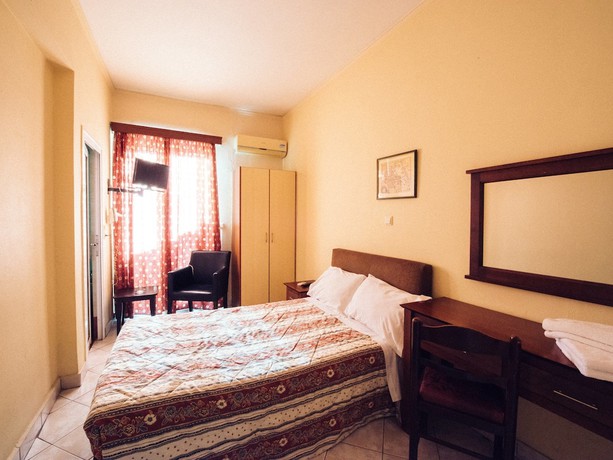 Imagen de la habitación del Hotel Atlanta, Patras. Foto 18