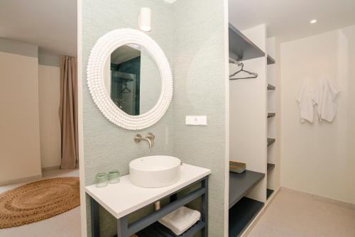 Imagen de la habitación del Hotel Atlante Sanxenxo Boutique. Foto 19