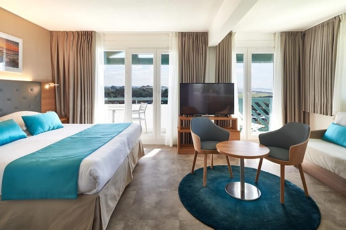 Imagen de la habitación del Hotel Atlanthal. Foto 10