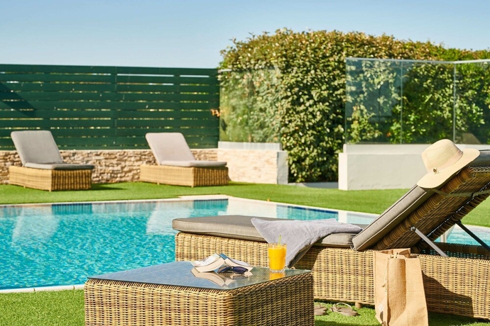 Imagen de la piscina del Hotel Atlanthal. Foto 17