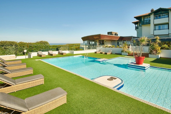 Imagen de la piscina del Hotel Atlanthal. Foto 18