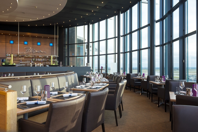 Imagen del bar/restaurante del Hotel Atlantic Airport. Foto 5