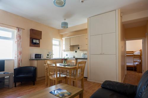 Imagen de la habitación del Hotel Atlantic Apartotel. Foto 7