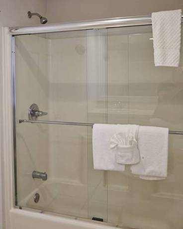 Imagen de la habitación del Hotel Atlantic Bay Resort. Foto 3