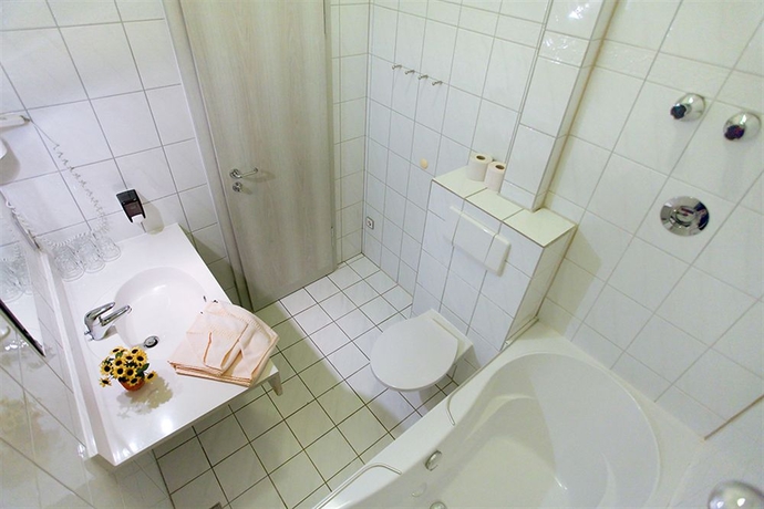 Imagen de la habitación del Hotel Atlantic Berlin. Foto 10