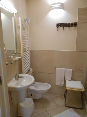 Imagen de la habitación del Hotel Atlantic, Bolonia. Foto 11