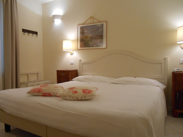 Imagen de la habitación del Hotel Atlantic, Bolonia. Foto 13