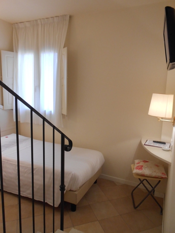 Imagen de la habitación del Hotel Atlantic, Bolonia. Foto 14