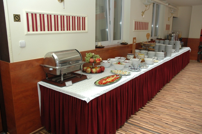 Imagen del bar/restaurante del Hotel Atlantic, Budapest. Foto 2