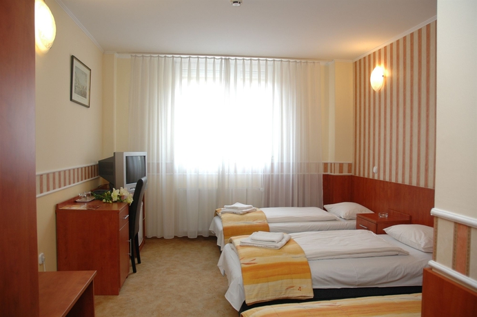 Imagen de la habitación del Hotel Atlantic, Budapest. Foto 11
