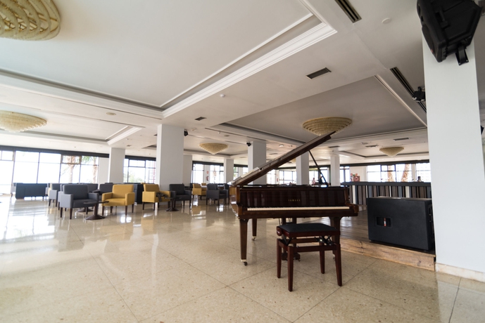 Imagen del bar/restaurante del Hotel Atlantic El Tope. Foto 5