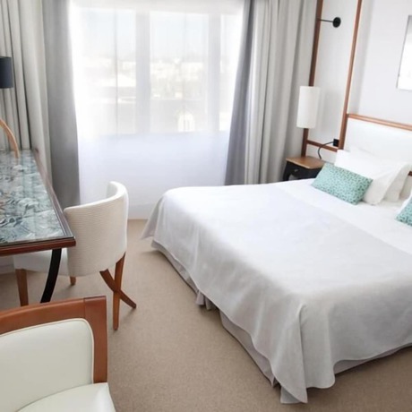 Imagen de la habitación del Hotel Atlantic Hotel and Spa. Foto 12