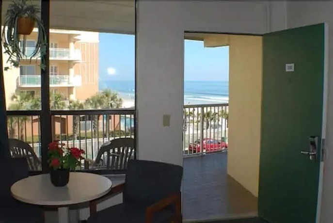 Imagen de la habitación del Hotel Atlantic Ocean Palm Inn. Foto 19