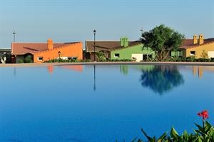 Imagen de la piscina del Hotel Atlantic Resort Villas. Foto 7