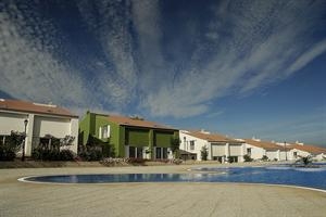 Imagen de la piscina del Hotel Atlantic Resort Villas. Foto 9