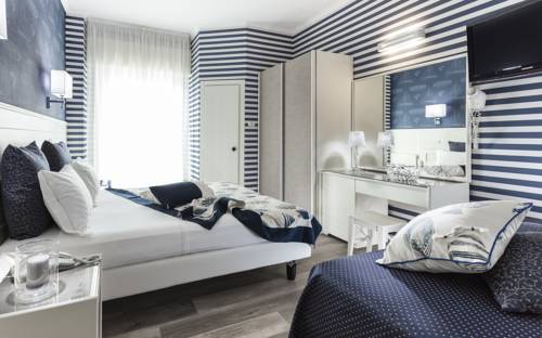 Imagen de la habitación del Hotel Atlantic Riviera. Foto 2