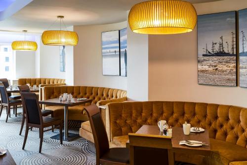 Imagen del bar/restaurante del Hotel Atlantic Tower Hotel Liverpool By Sunday. Foto 4