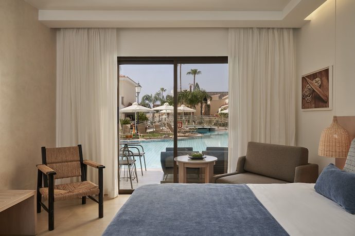 Imagen de la habitación del Hotel Atlantica Aeneas Resort, Ayia Napa. Foto 9