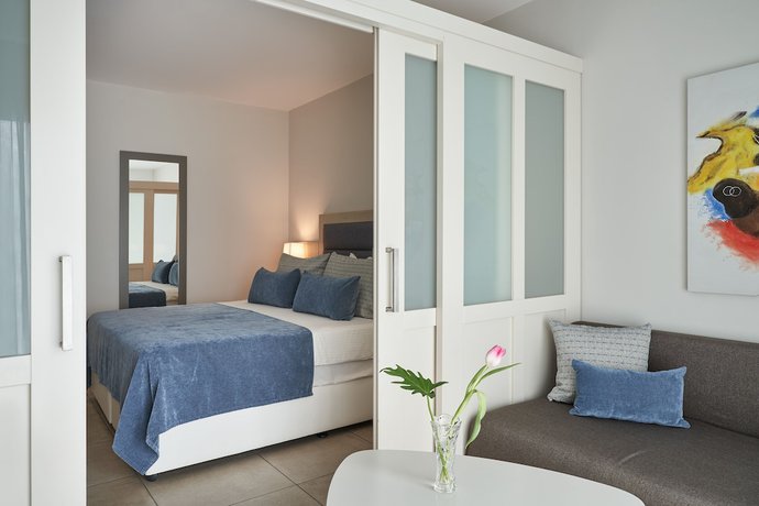 Imagen de la habitación del Hotel Atlantica Aeneas Resort, Ayia Napa. Foto 13