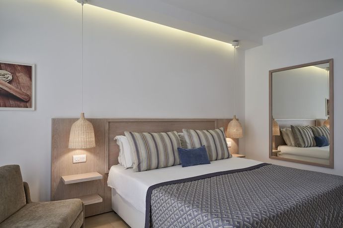 Imagen de la habitación del Hotel Atlantica Aeneas Resort, Ayia Napa. Foto 16
