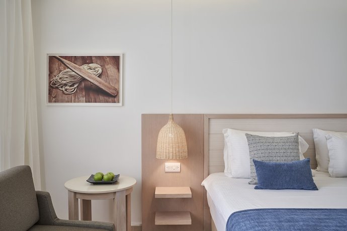 Imagen de la habitación del Hotel Atlantica Aeneas Resort. Foto 7