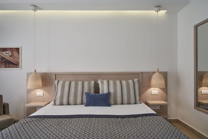 Imagen de la habitación del Hotel Atlantica Aeneas Resort. Foto 15