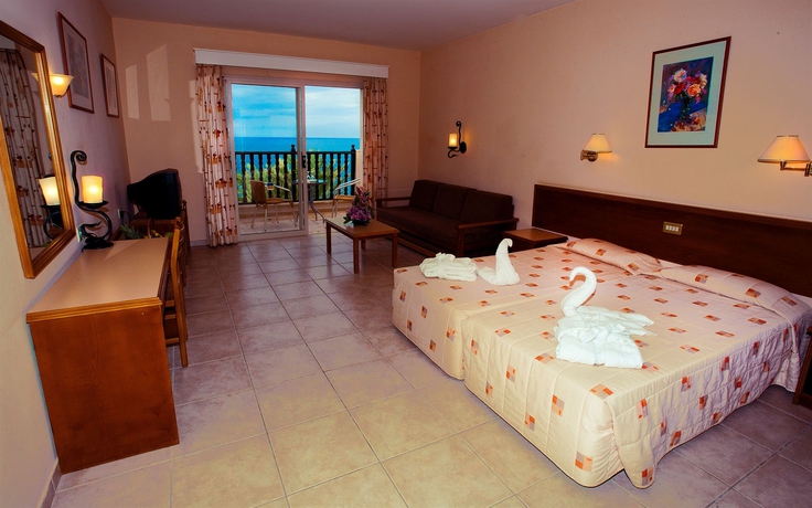 Imagen de la habitación del Hotel Atlantica Akteon. Foto 4