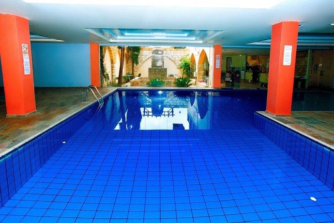 Imagen de la piscina del Hotel Atlantica Akteon. Foto 14