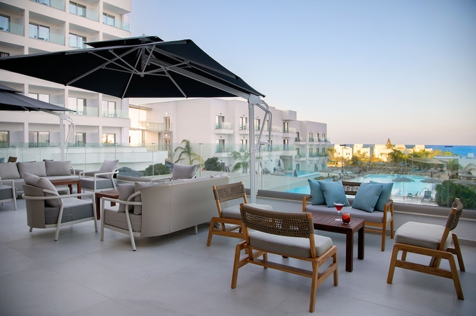 Imagen de los interiores del Hotel Atlantica Aqua Blue. Foto 18