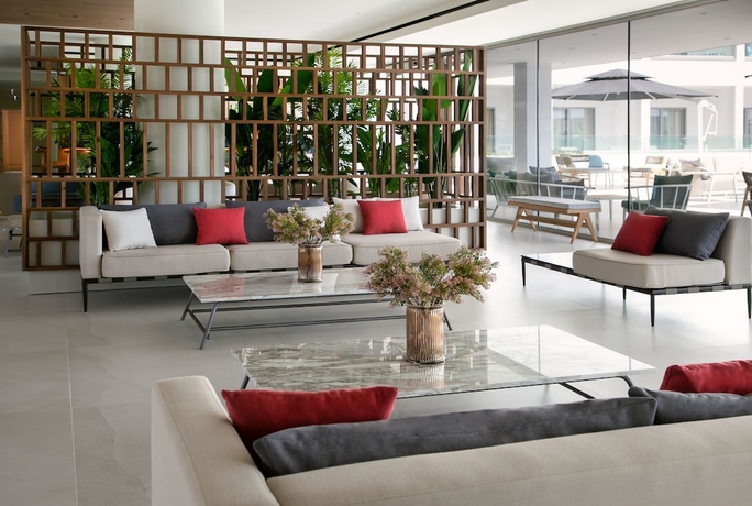 Imagen de los interiores del Hotel Atlantica Aqua Blue. Foto 19