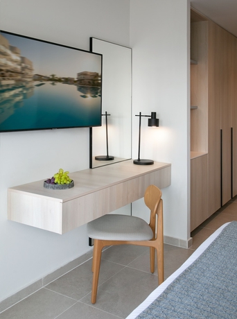 Imagen de la habitación del Hotel Atlantica Aqua Blue. Foto 16