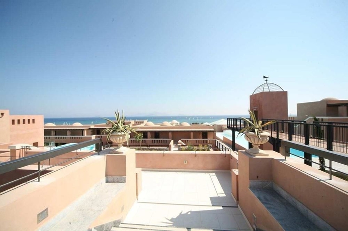 Imagen de los exteriores del Hotel Atlantica Belvedere Resort. Foto 12