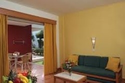 Imagen de la habitación del Hotel Atlantica Panthea Resort. Foto 2